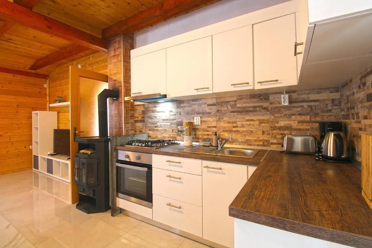 House Kacana 2233 Orbanići 0*,  Chorvatsko
