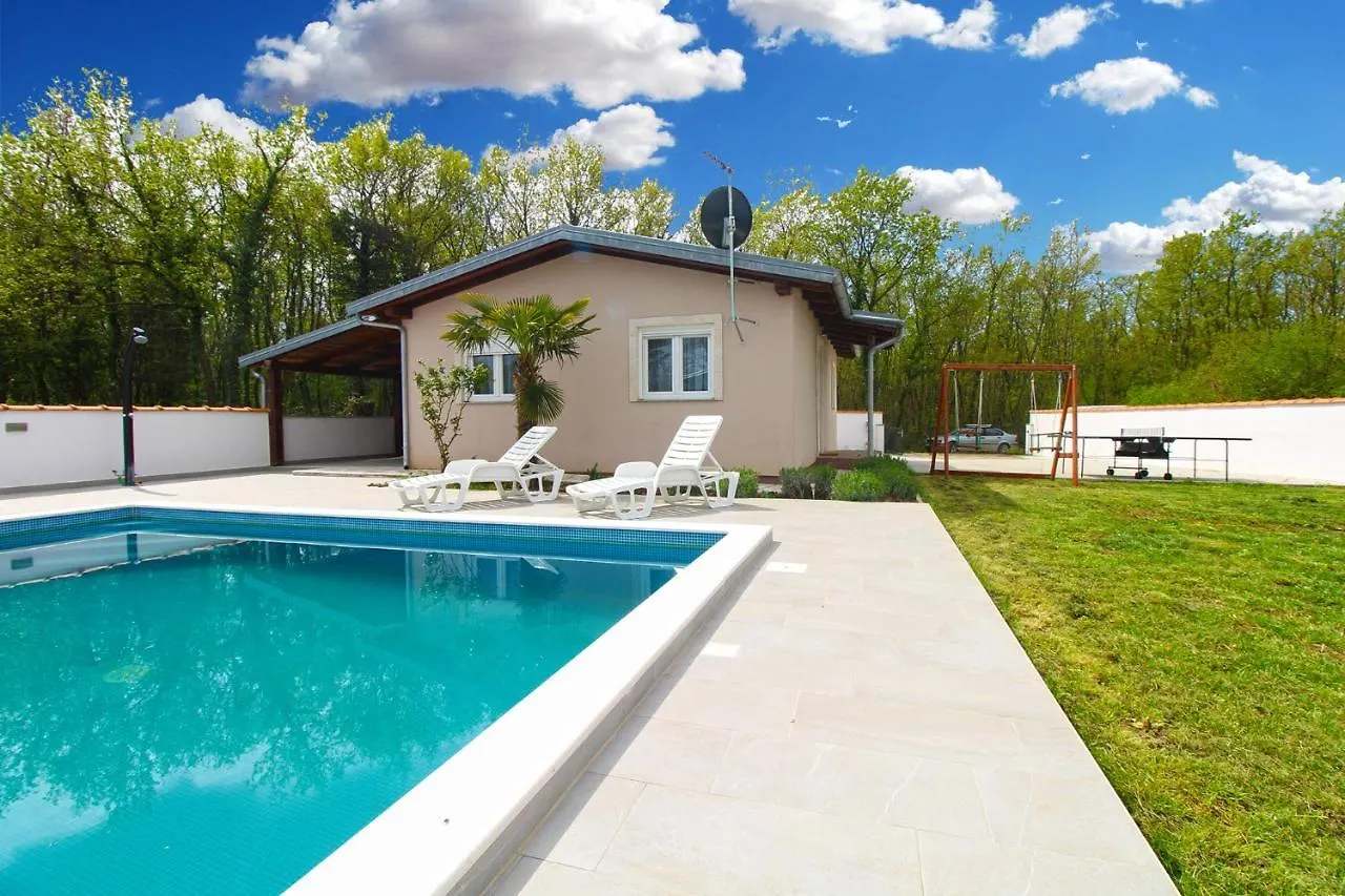 House Kacana 2233 Orbanici 0*,