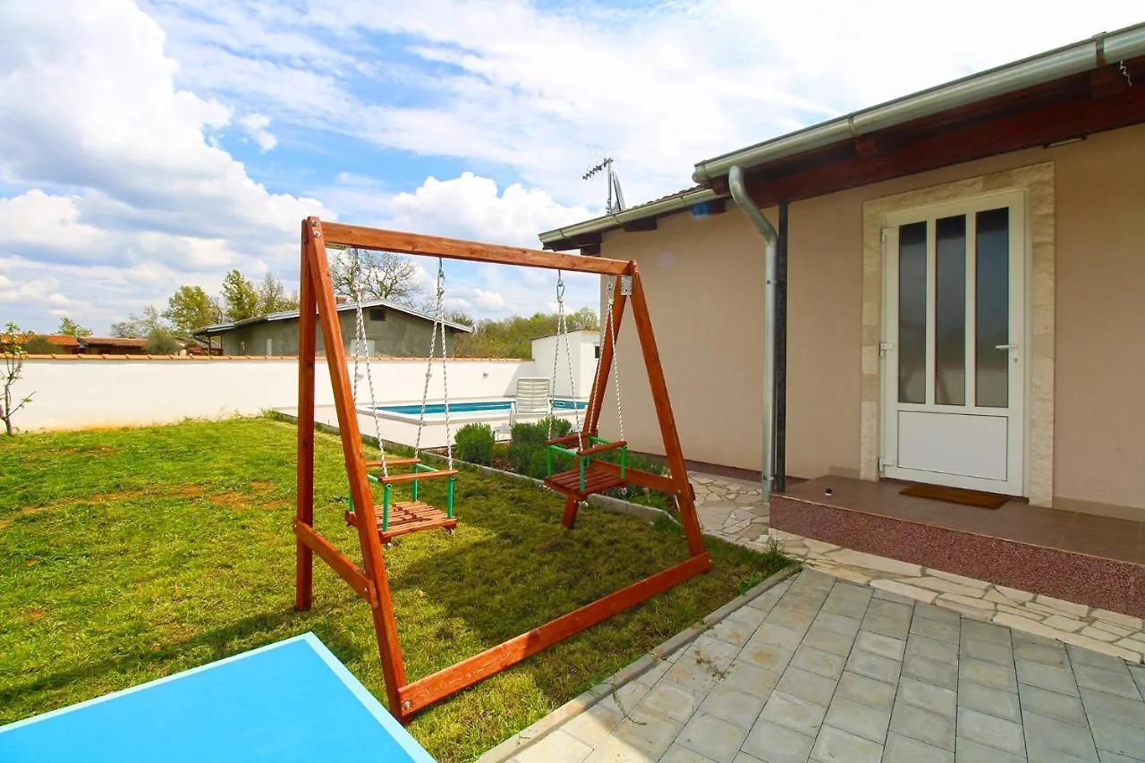 House Kacana 2233 Orbanici 0*,  Croatia